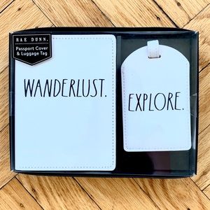 NWT 2 Piece Luggage Tag Passport Cover Box Set